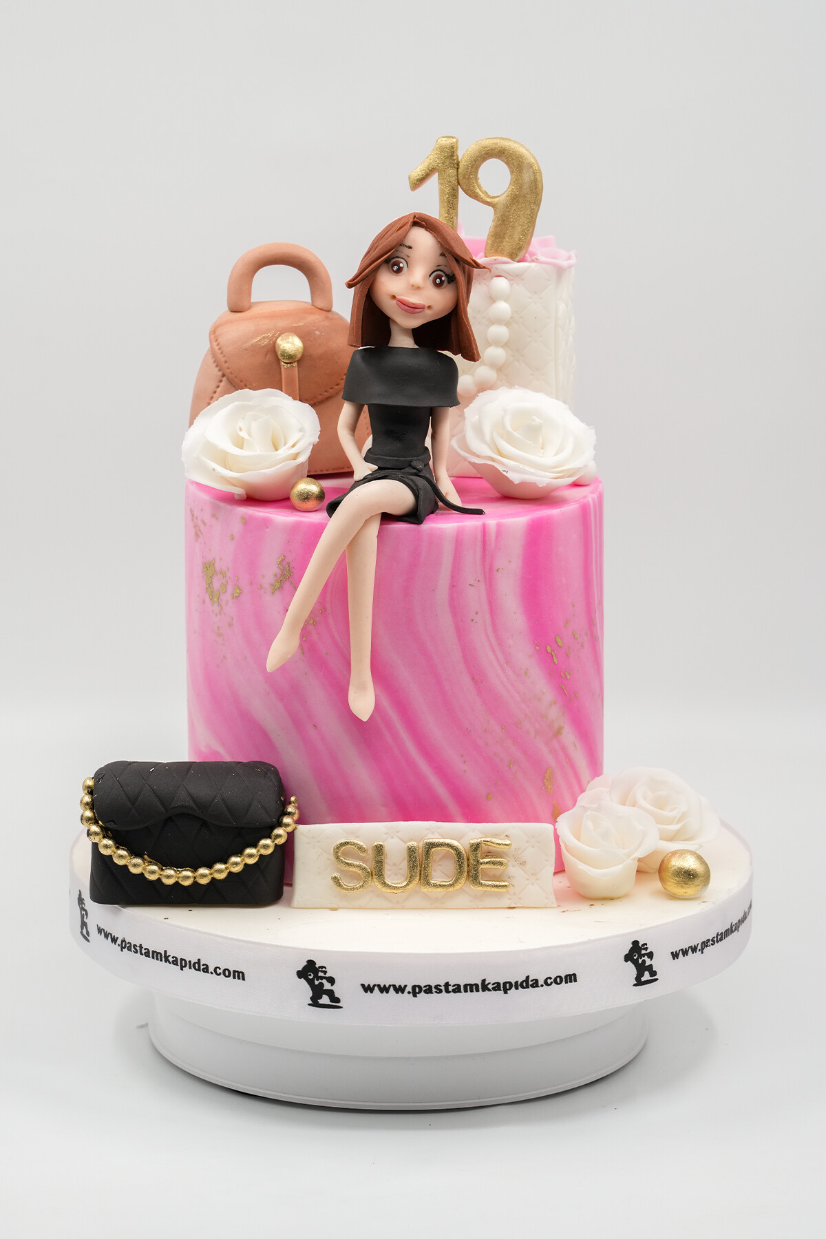 MAKYAJ 1 TEMALI BUTİK PASTA