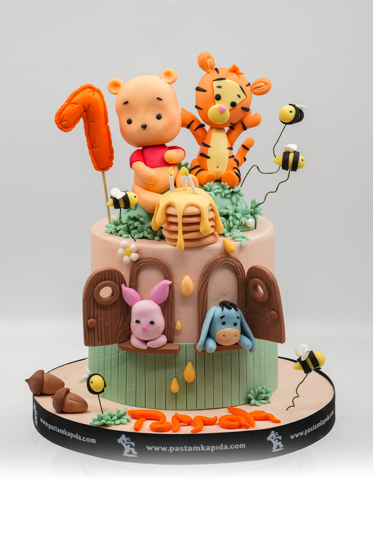 WİNNİE THE POOH TEMALI BUTİK PASTA