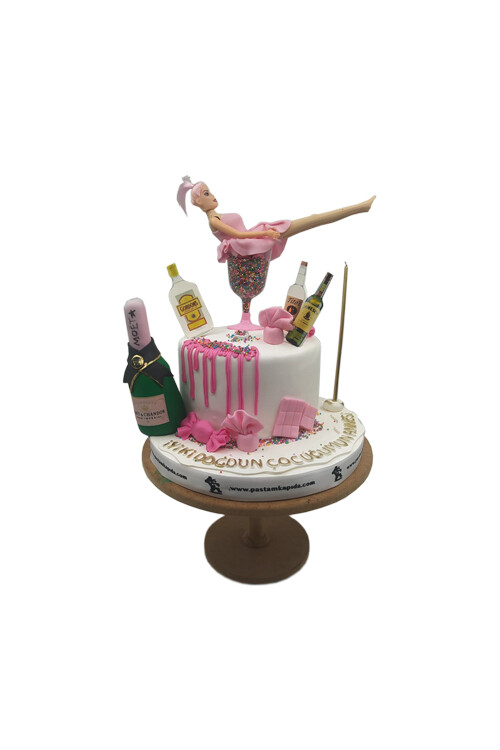 Barbie Parti Temalı Pasta