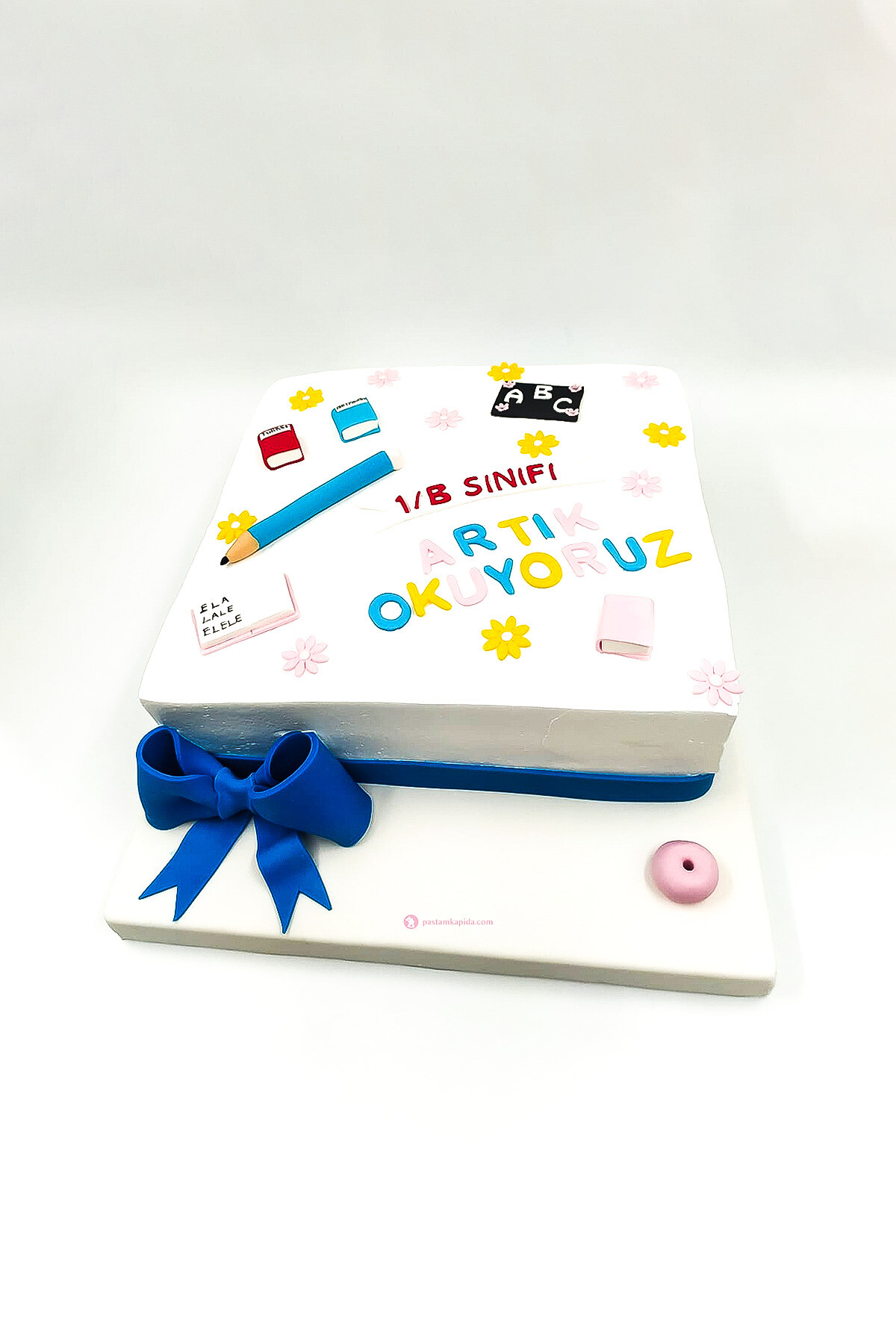 Okul Temalı Pasta