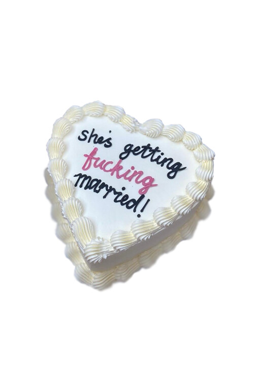 Yazılı / Mesajlı Kalpli Krem Şanti Pasta