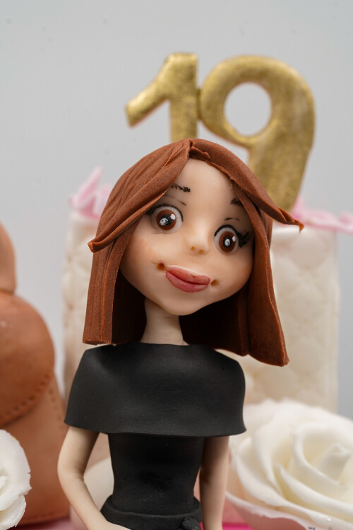 MAKYAJ 1 TEMALI BUTİK PASTA