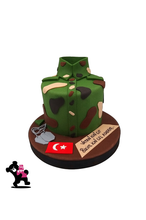 Asker Temalı Pasta