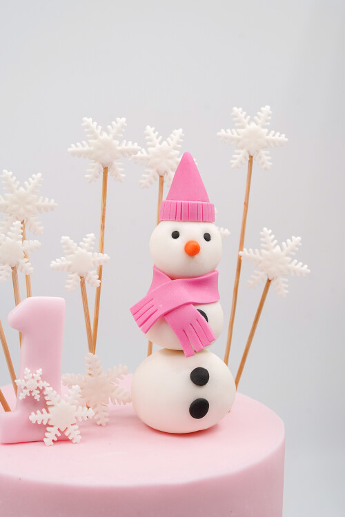 KARDAN ADAM TEMALI BUTİK PASTA