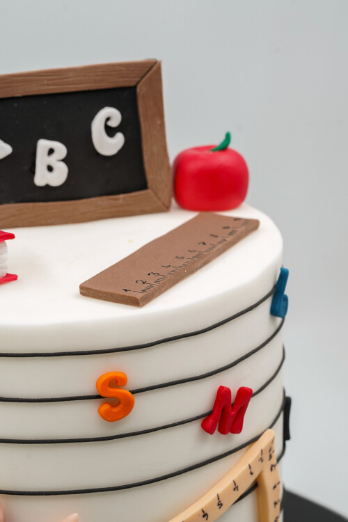 OKUL TEMALI BUTİK PASTA