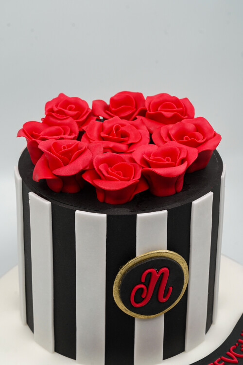 ÇİÇEK TEMALI BUTİK PASTA