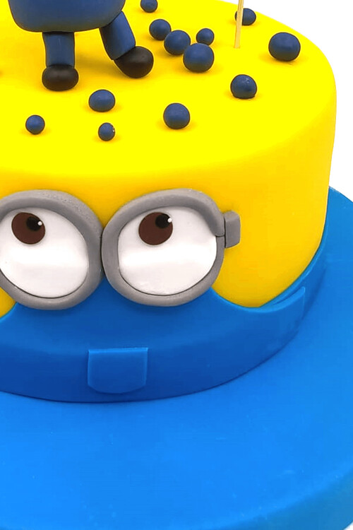 Minions Temalı Pasta