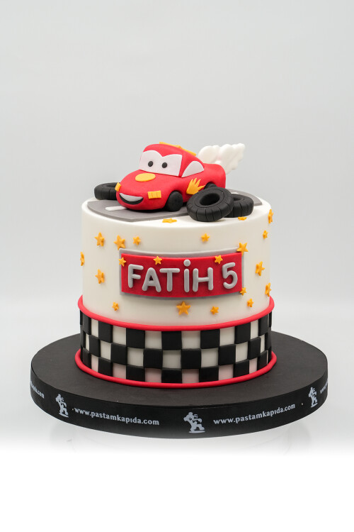 ŞİMŞEK MCQUEEN TEMALI BUTİK PASTA