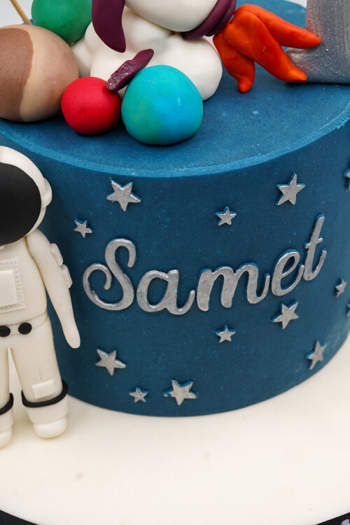 UZAY TEMALI BUTİK PASTA