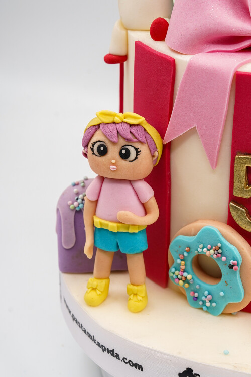 ŞEKER TEMALI BUTİK PASTA