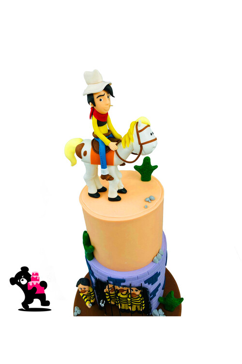 Redkit Temalı Pasta