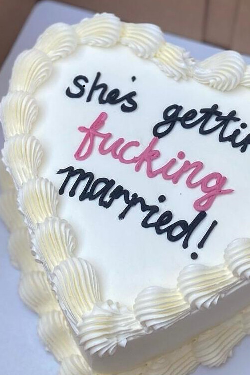 Yazılı / Mesajlı Kalpli Krem Şanti Pasta