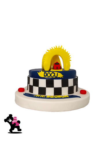 Araba Yarışı Figürlü Pasta