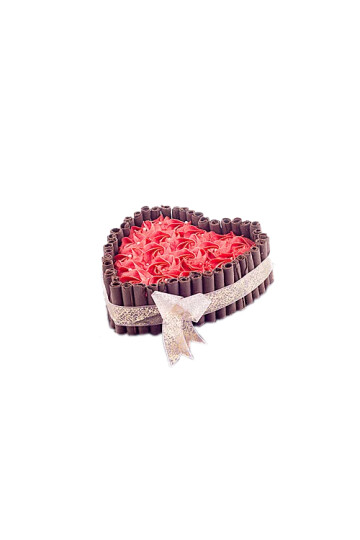 Kalpli Kırmızı Güllü Pasta