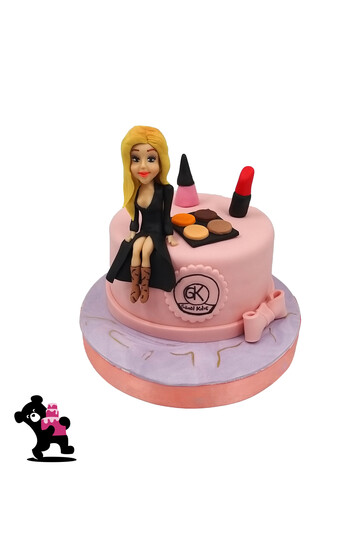 Makyaj Temalı Pasta