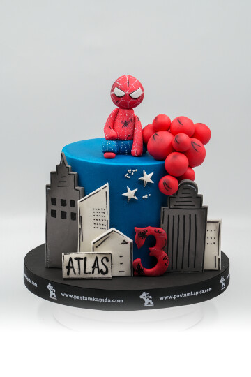 ÖRÜMCEK ADAM TEMALI BUTİK PASTA