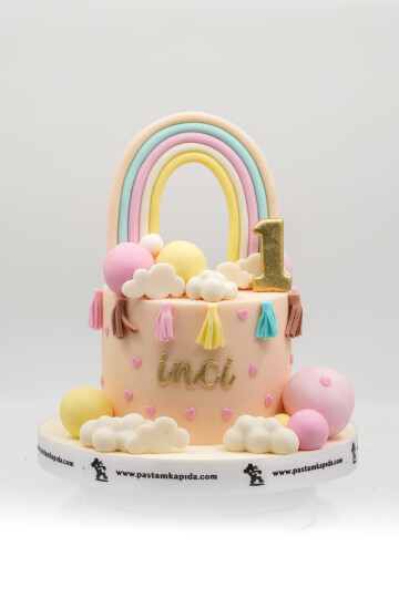 GÖKKUŞAĞI TEMALI BUTİK PASTA