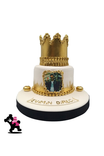 Resimli Taçlı Pasta